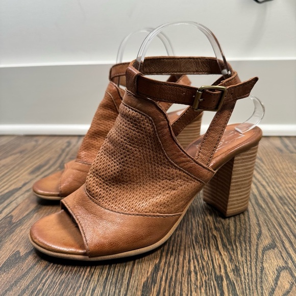 Miz Mooz NYC Whiskey Brown Leather Peep-toe Block Heel Sandals size 38 (7.5-8) - Picture 4 of 8